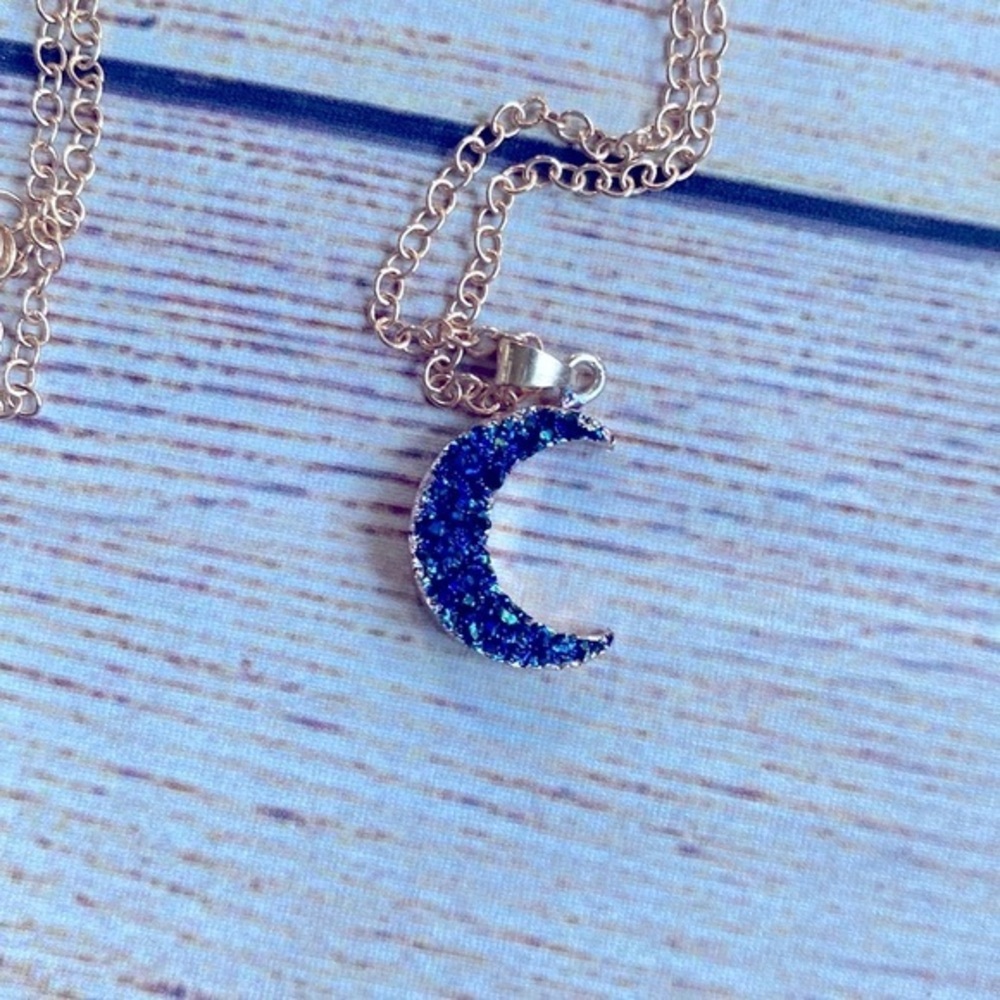 🌙 Moon Drop 🌙 necklace